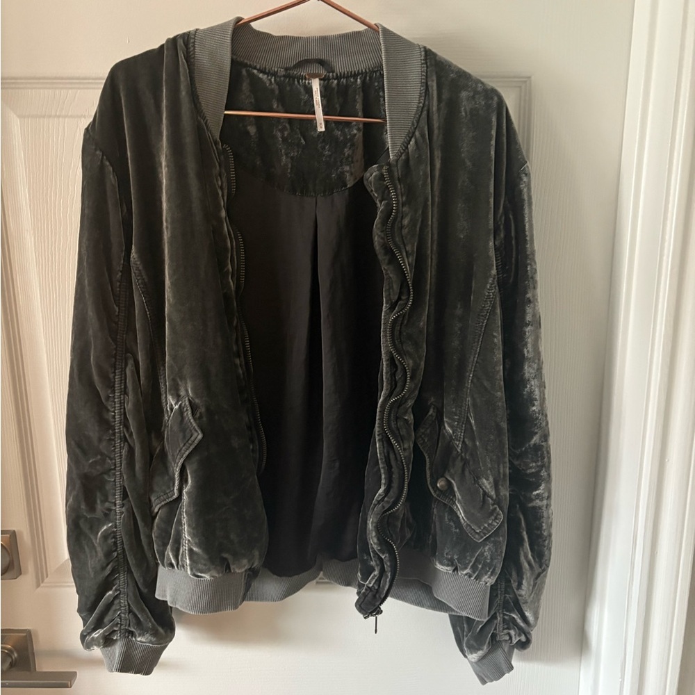 Free People ruched velvet bomber jacket Size M - Picture 6 of 7